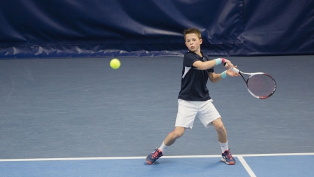 César Bouchelaghem, le jeune espoir du tennis français participera au tournoi  des Longines Future Tennis Aces